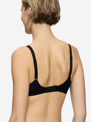 TRIUMPH T-shirt Bra 'Amourette Charm' in Black