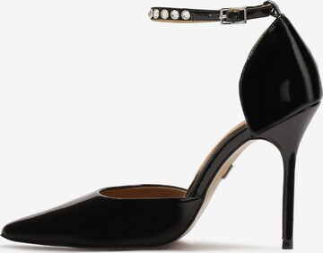 Kazar Pumps in Black: front