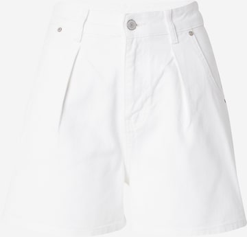 Regular Pantaloni cu cute de la Trendyol pe alb: față