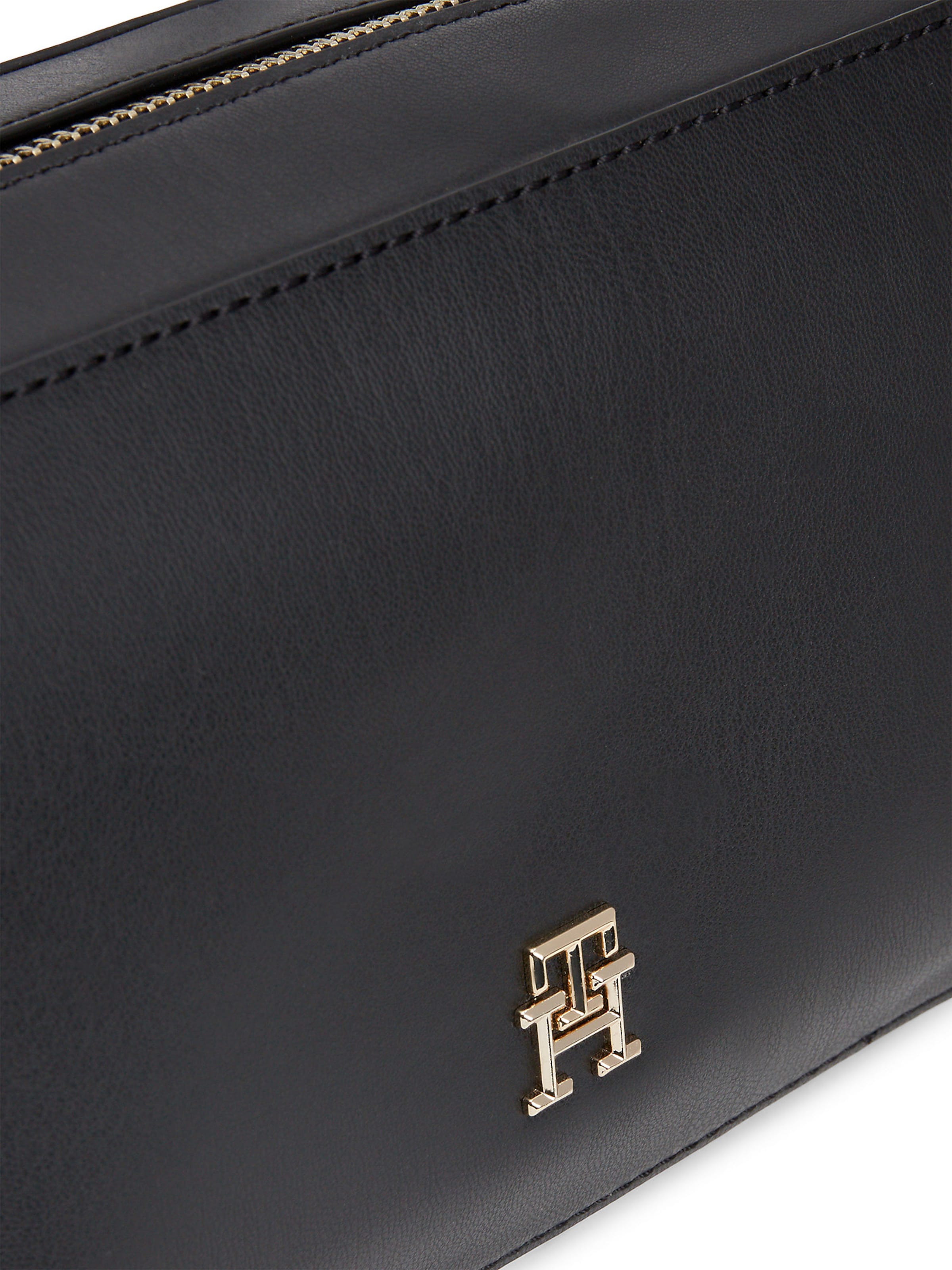 TOMMY HILFIGER Skuldertaske 'Chic' i sort