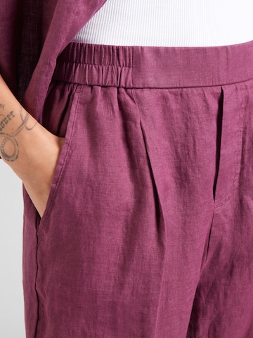 Regular Pantaloni cu dungă de la UNITED COLORS OF BENETTON pe mov
