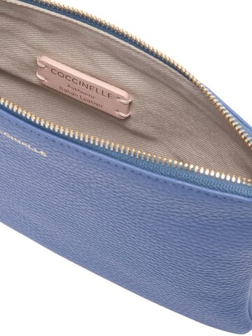 Pochette 'COCCINELLE ALISAS' di Coccinelle in blu