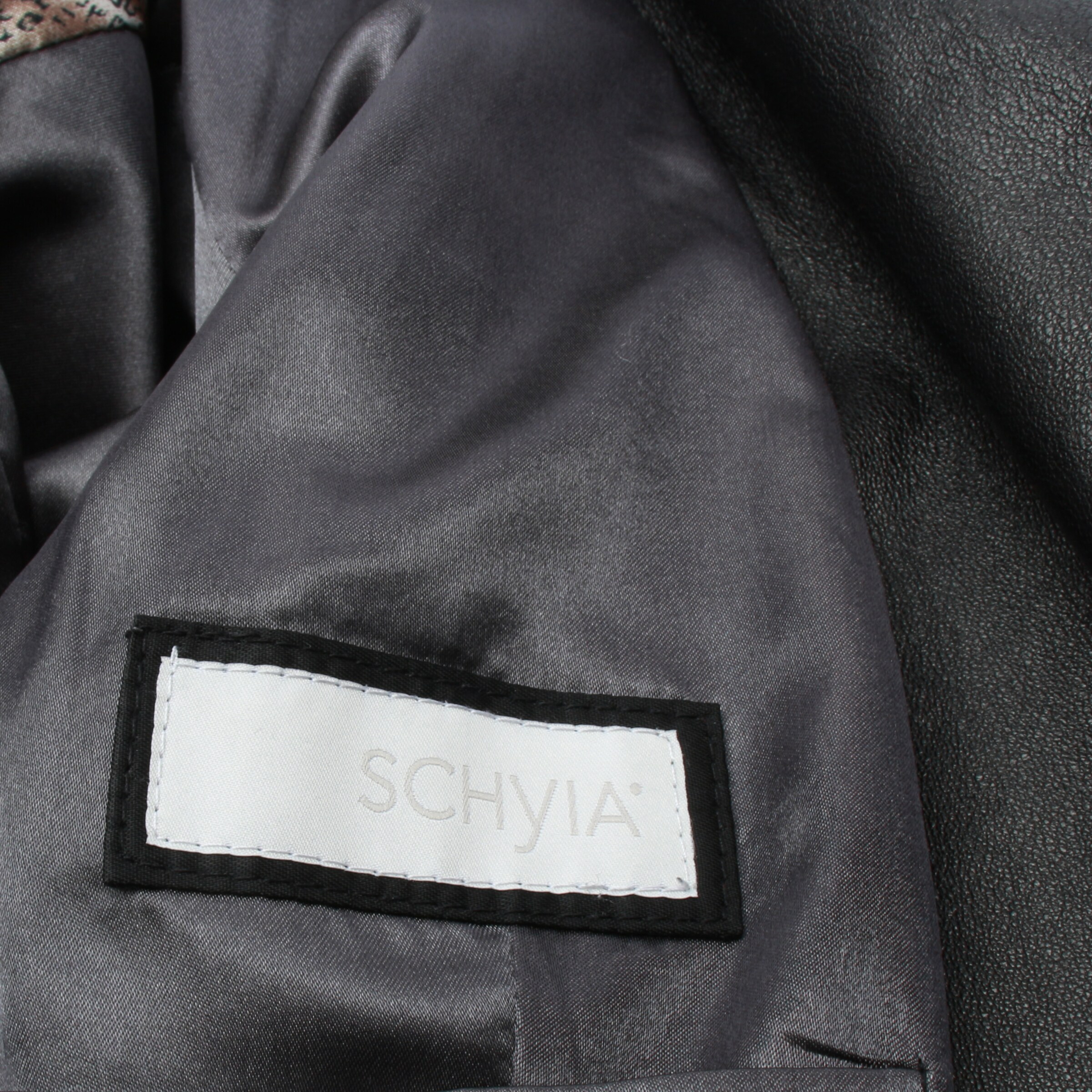 Schyia Jacket & Coat in M in Black