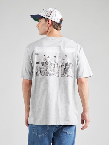 T-Shirt 'ONSFRIENDS' Only & Sons en gris : devant