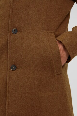 !Solid Between-Seasons Coat 'SDTave' in Brown