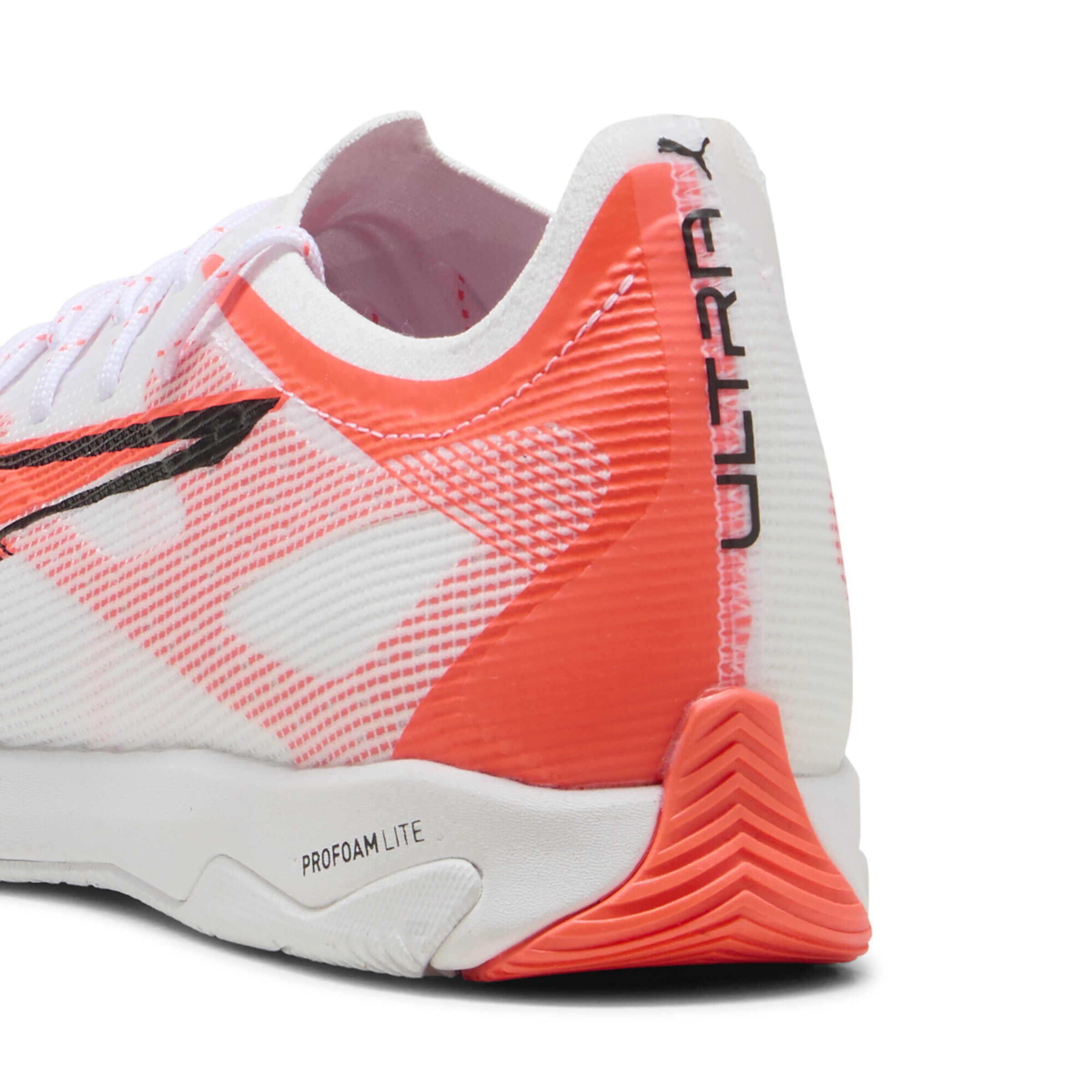 PUMA Soccer shoe 'Ultra 5 Pro Court' in White