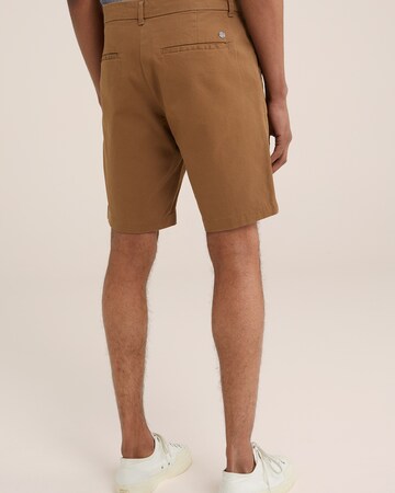 WE Fashion Regular Shorts in Braun