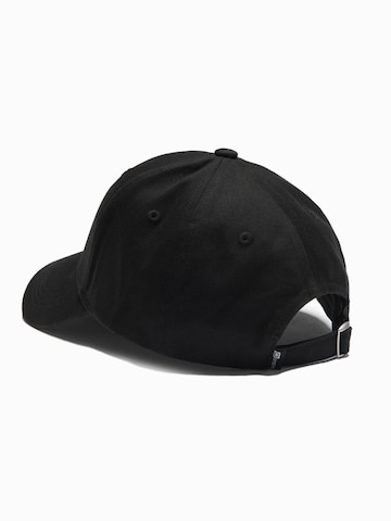 Ombre Cap in Black