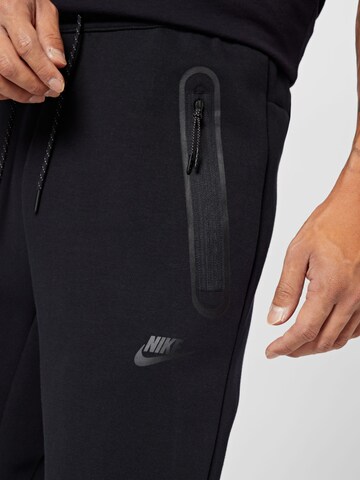 Regular Pantaloni de la Nike Sportswear pe negru