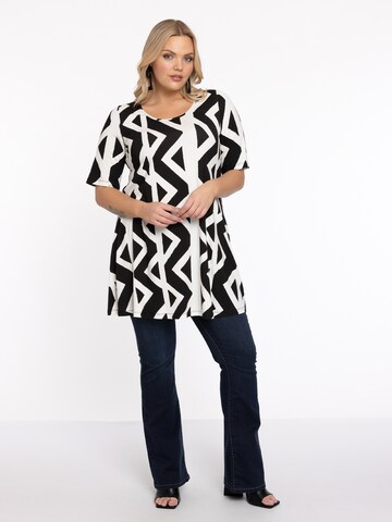 Yoek Tunic in Black