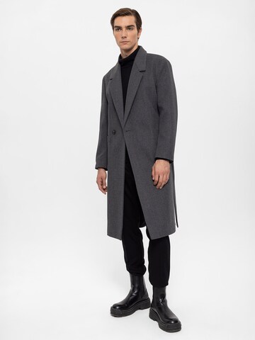 Antioch Between-seasons coat in Grey