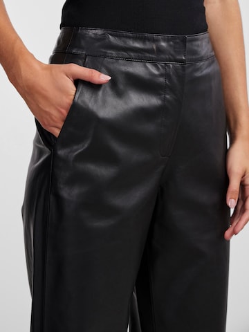 Y.A.S Regular Pants 'LINE' in Black