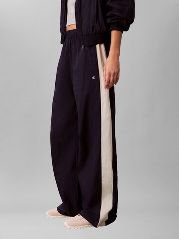Calvin Klein Jeans Baggy Hose in Blau: Vorderseite