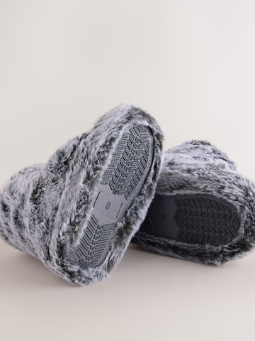 Pantoufle Next en gris