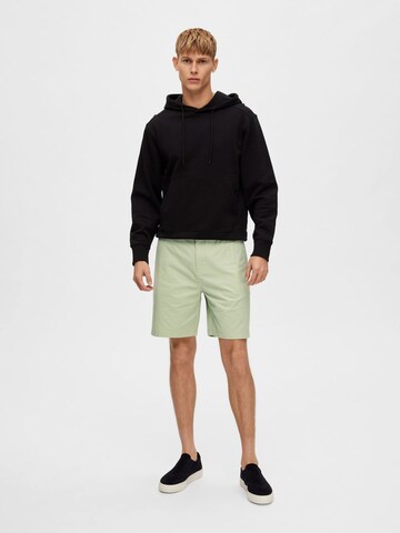 SELECTED Regular Chino Pants in Green