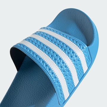 ADIDAS ORIGINALS Pantolette 'Adilette' i blå