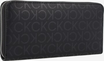 Portofel 'Must' de la Calvin Klein pe negru