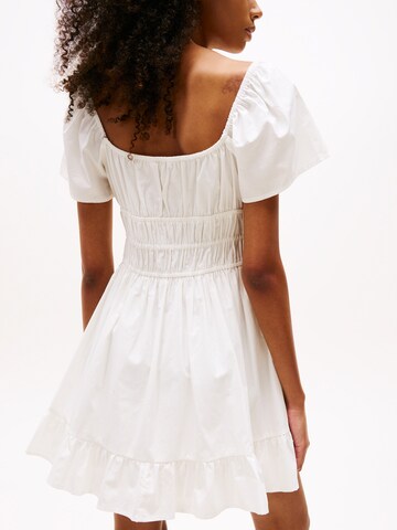 Rochie de la Tommy Jeans pe alb