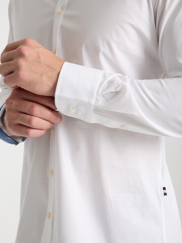 7Camicie Slim Fit Businesshemd 'Leonardo Sport Poplin Stretch Man Shirt Black'‌‌‌‌ in Weiß