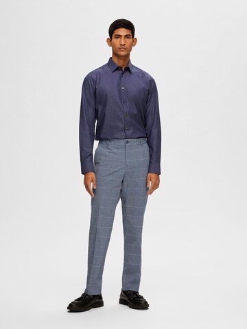 Coupe slim Pantalon à plis SELECTED HOMME en bleu