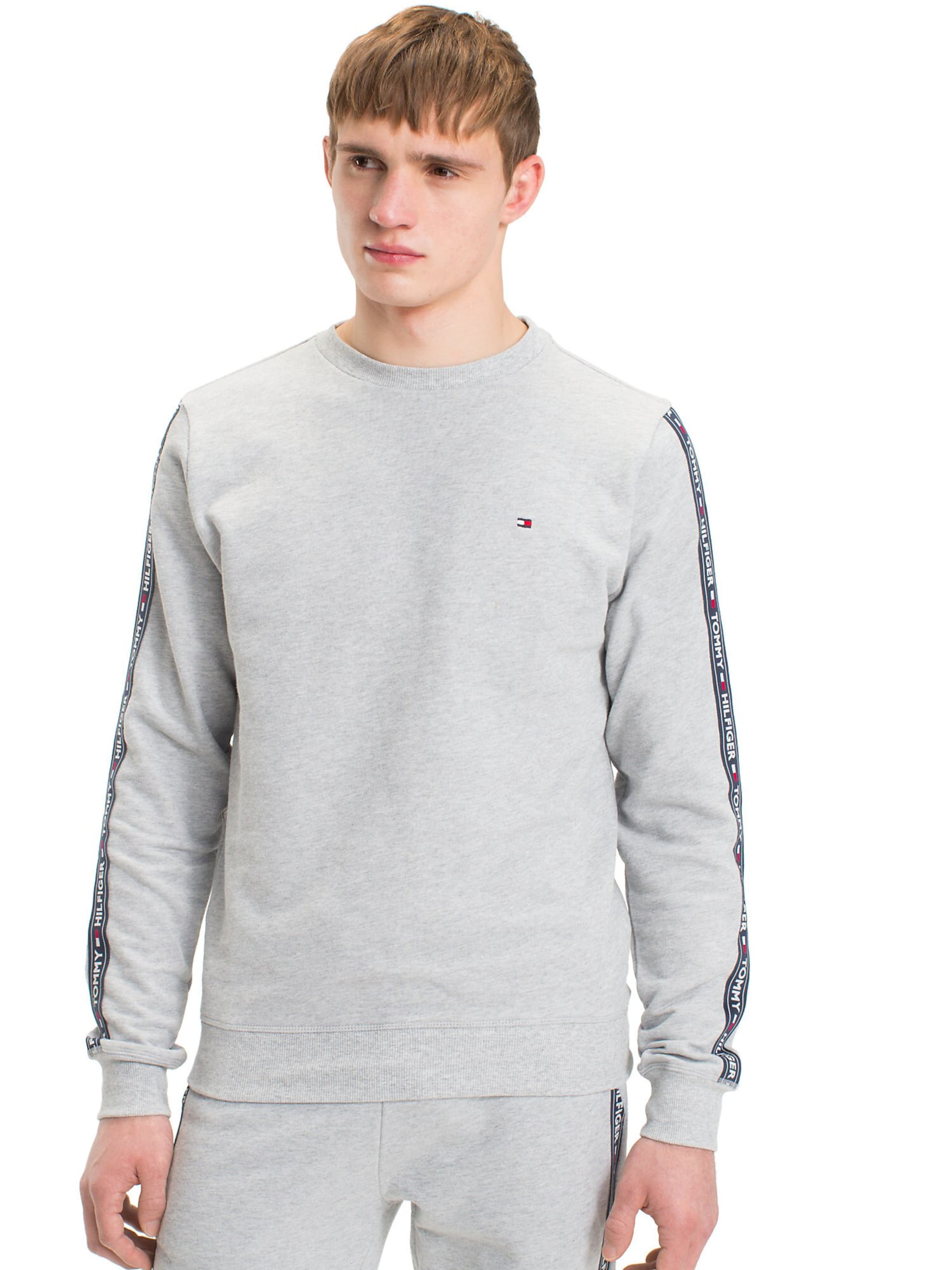 TOMMY HILFIGER Sweatshirt in Grey: front