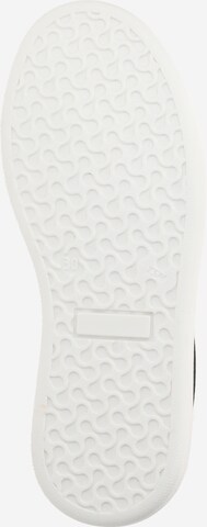 Sneaker di DKNY in bianco