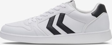 Hummel Athletic Shoes in White: front