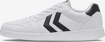 Hummel Athletic Shoes in White: front