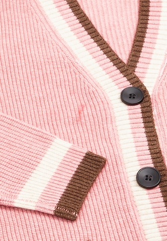 Geacă tricotată de la FUMO pe roz