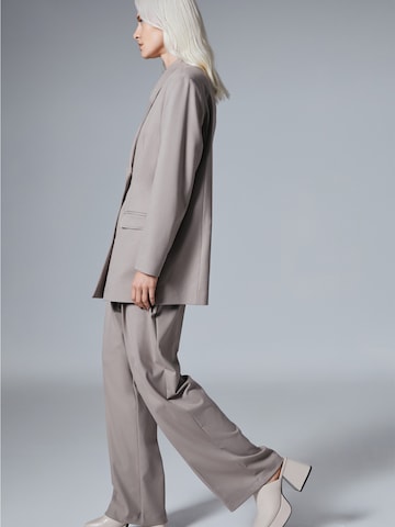 4TAILORS Blejzer 'Cadie' - Sivá