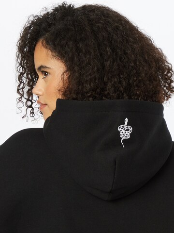 ABOUT YOU x INNA - Sudadera 'Alessia' en negro