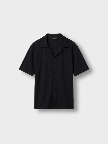 Burocs Button Up Shirt in Black: front