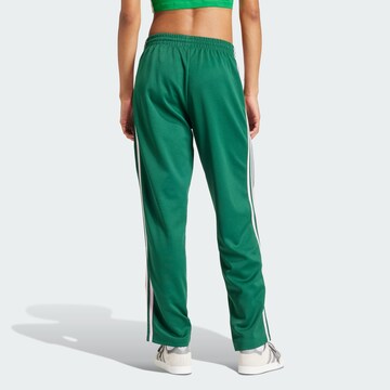 ADIDAS ORIGINALS Loosefit Housut värissä vihreä