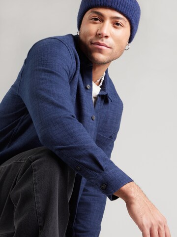 Abercrombie & Fitch Regular fit Ing - kék