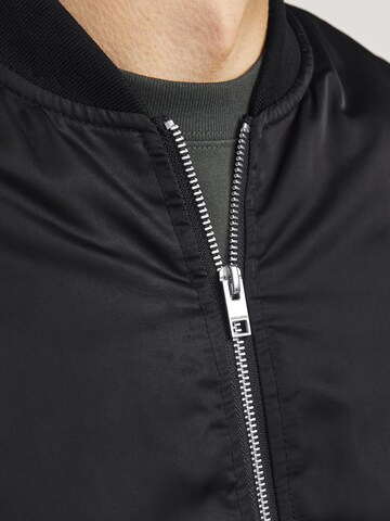 JACK & JONES - Chaqueta de entretiempo 'JJOcean' en negro