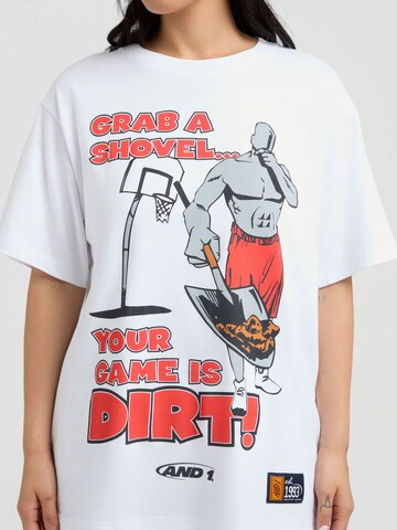 AND1 Тениска 'Grab a Shovel' в бяло