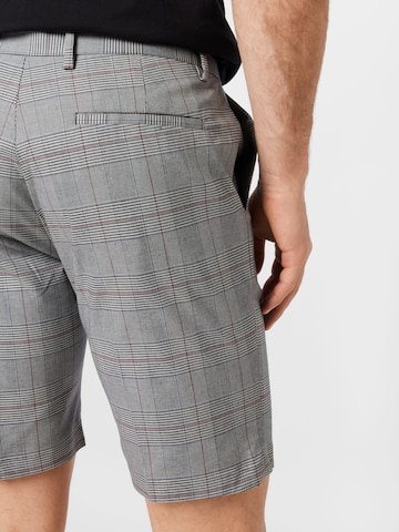 Regular Pantaloni eleganți de la BURTON MENSWEAR LONDON pe gri