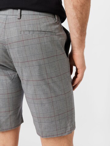 BURTON MENSWEAR LONDON Regular Панталон Chino в сиво