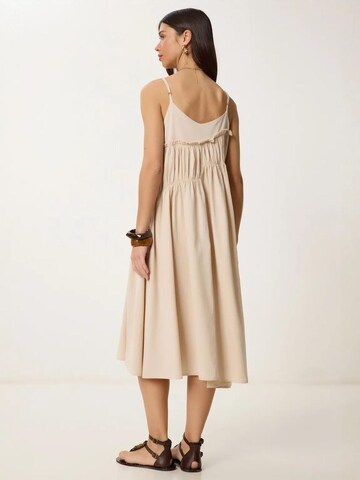 Abito di Happiness İstanbul in beige