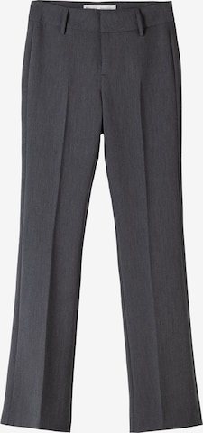 Bershka Suorat housut värissä harmaa: etupuoli