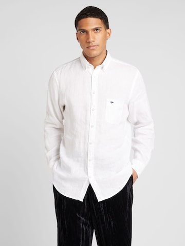 Regular fit Camicia di FYNCH-HATTON in bianco: frontale