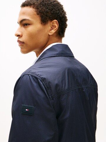 Veste mi-saison TOMMY HILFIGER en bleu