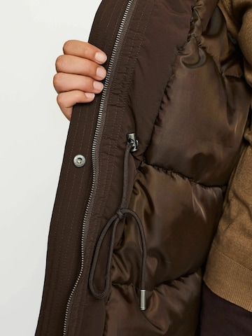 Soft Rebels Talviparka 'SRDune' värissä ruskea