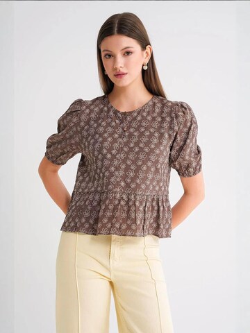MixRay - Blusa em castanho: frente