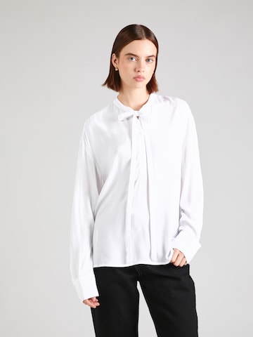 UNITED COLORS OF BENETTON Blouse in White: front