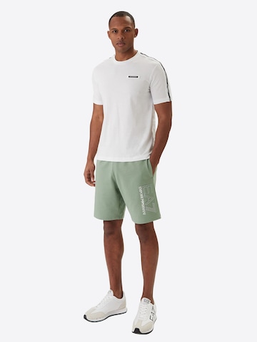 Maglietta di EA7 Emporio Armani in bianco