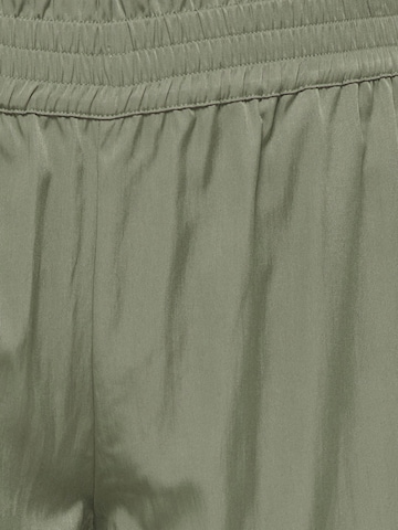 Regular Pantalon 'CARPeri' ONLY Carmakoma en vert