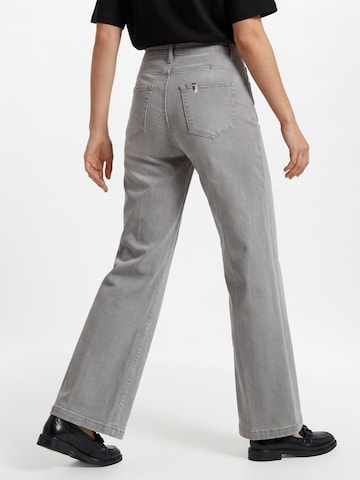 Liu Jo Regular Jeans ' Good Flare ' in Grau