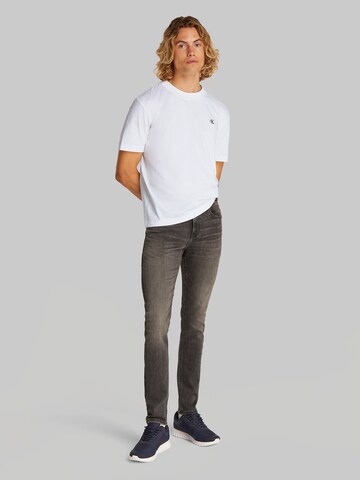 Maglietta di Calvin Klein Jeans in bianco