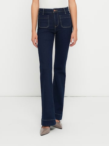WRANGLER Flared Jeans 'COSMIT_CORRAL' in Blauw: voorkant